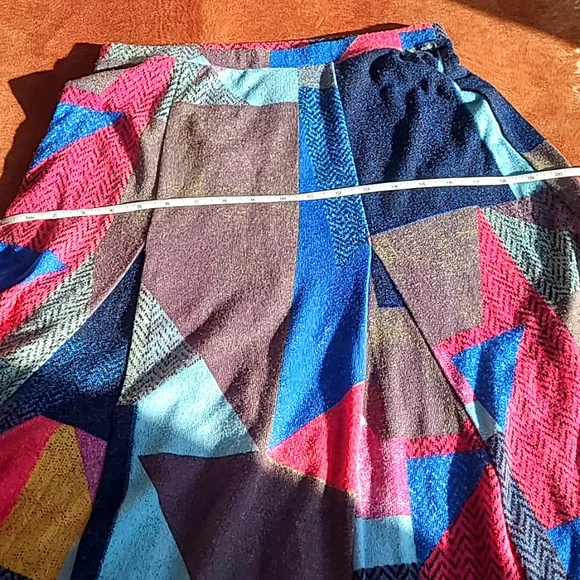 Colorful Geometric Patterned Skirt - Picture 5 of 11